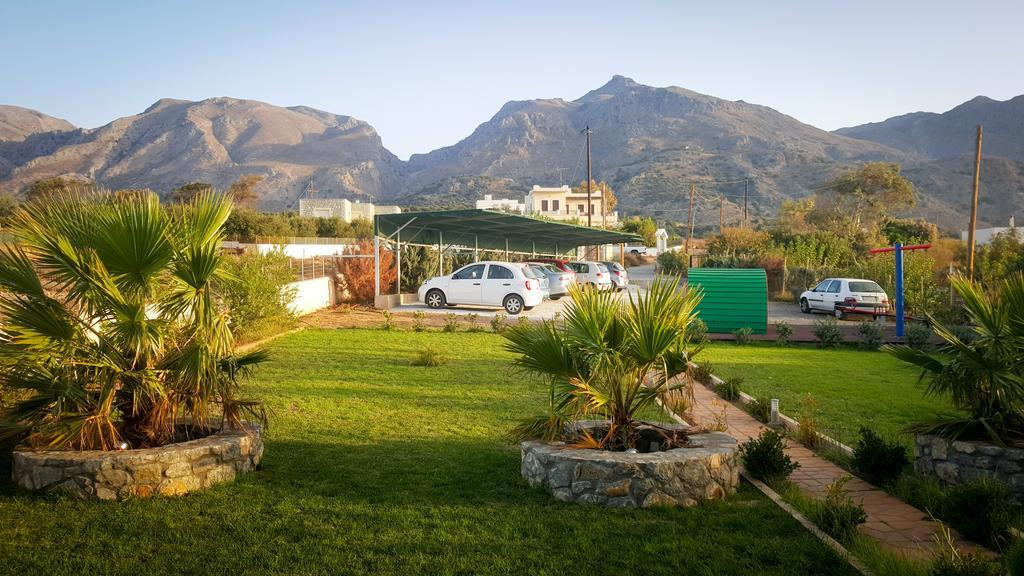 Kritamos Beach Apartments Франгокастелло Экстерьер фото
