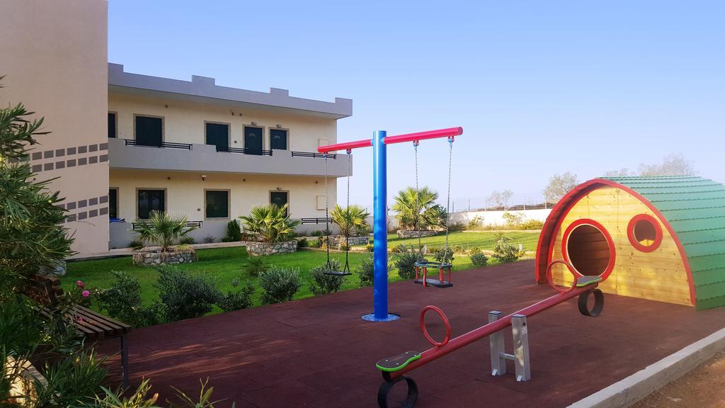 Kritamos Beach Apartments Франгокастелло Экстерьер фото